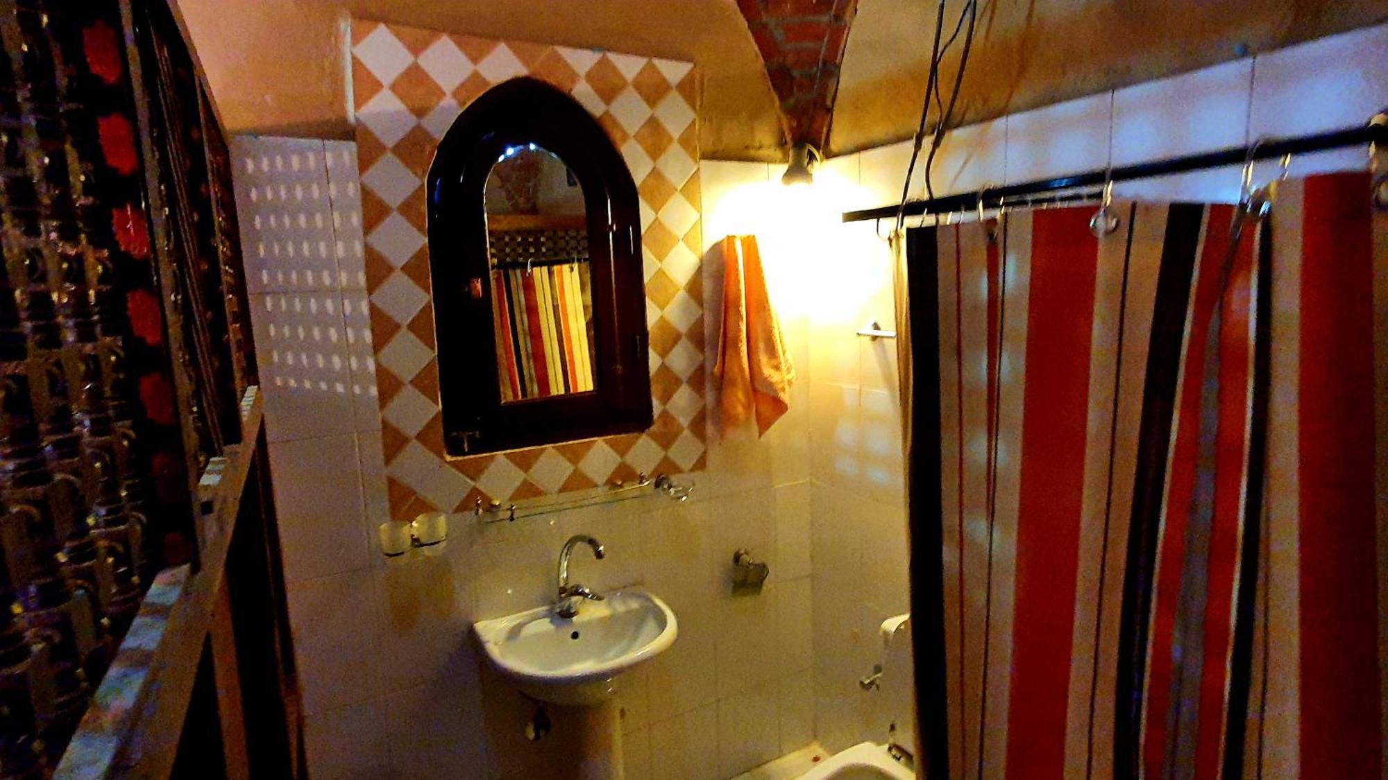 Scorpion House Luxor Hotell Eksteriør bilde